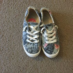 COPY - Roxy Slip On Sneakers